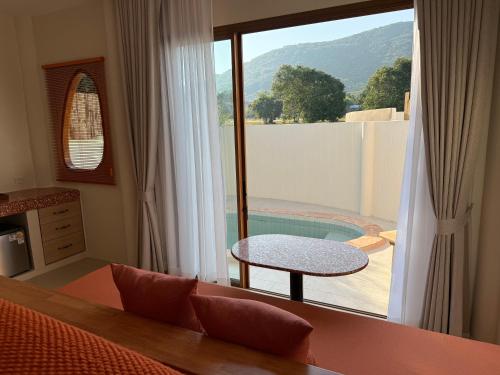 SIRAVA Kohlarn - สิราวา เกาะล้าน Room Type - Budget Double Room