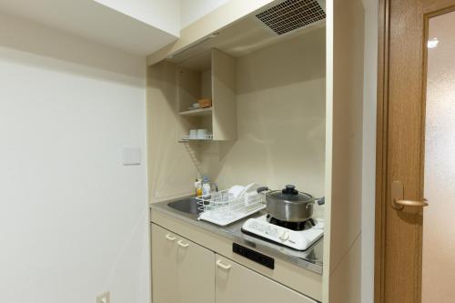 Confidence Ron 205 コンフィデンスロン 205 Room Type - One-Bedroom Apartment
