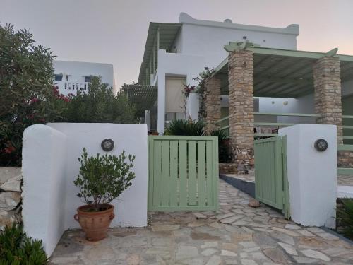 Viesnīcas āriene, Mike'sPlace in Antiparosa