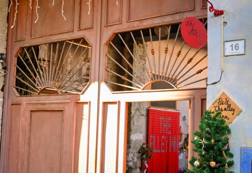 Вхід, The Alley Inn in Санта-Марія-Капуа-Ветере