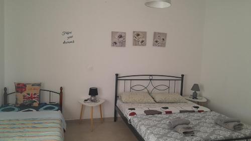 Central Apartments Fira NEW MANAGEMENT - Tap to explore photos