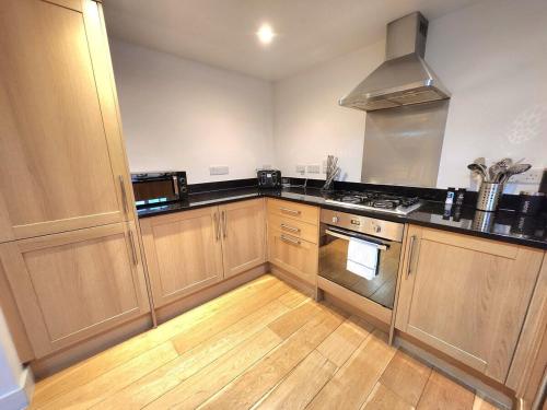 Comfortable 2BR Flat - 1 Min to Tube Sleeps 6 - image 9