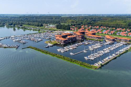 Penthouse with Private Rooftop Jacuzzi, Sauna and panorama lake view Penthouse with Private Rooftop Jacuzzi, Sauna and panorama lake view