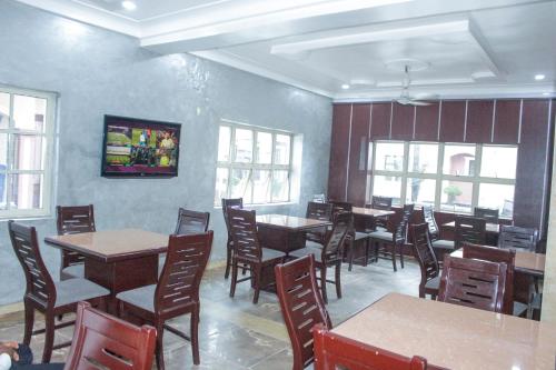 Emrosy, Uyo (foto 10)
