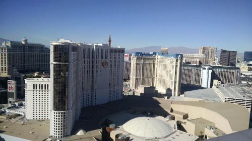 Suites at Marriott's Grand Chateau Las Vegas Strip-No Resort Fee thumb 2