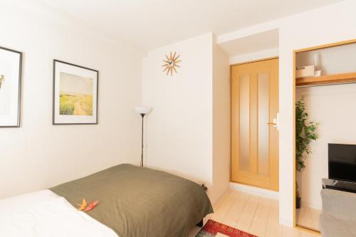 Confidence Ron 301 コンフィデンスロン 301 Room Type - One-Bedroom Apartment