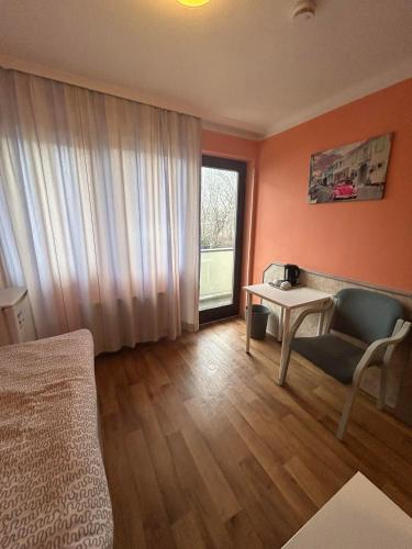 2-Rent Group Hostel Rooms AUB162, Munich (photo 9)