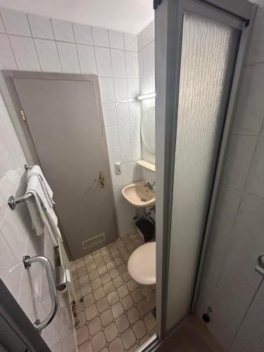 2-Rent Group Hostel Rooms AUB162, Munich (photo 7)