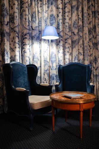 Ambassade Hotel - image 4