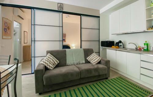 Stunning Apartment In Roma With Wifi, Roma (foto 2)