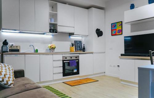 Stunning Apartment In Roma With Wifi, Roma (foto 3)