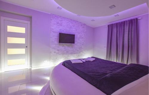 Three-Bedroom Holiday Home  image 10