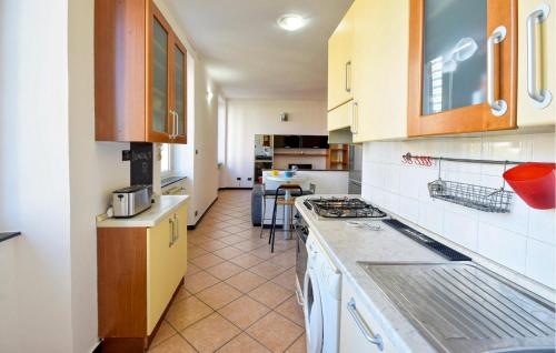 Two-Bedroom Apartment image 5