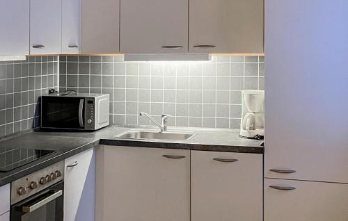 Kitchen, 2 Bedroom Stunning Home In Syssleback in Vingang
