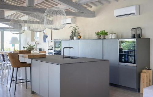 مطبخ, Cozy Home In Cortoreggio- Ar With Sauna in Cortoreggio