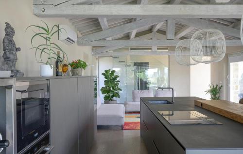 مطبخ, Cozy Home In Cortoreggio- Ar With Sauna in Cortoreggio