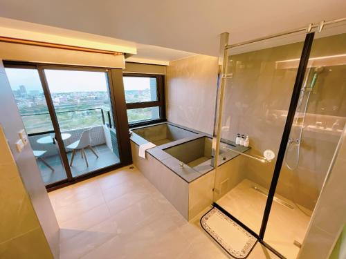 漫遊文旅溫泉宅ㄧ山海景觀陽台房ㄧ晚進晚退ㄧ晚上7點入住-21小時睡飽飽方案 漫遊文旅溫泉宅ㄧ山海景觀陽台房ㄧ晚進晚退ㄧ晚上7點入住-21小時睡飽飽方案