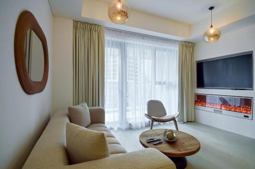 Luxury Escapes - Modern 3BR Apt Stylish, Spacious and Comfortable, Dubái