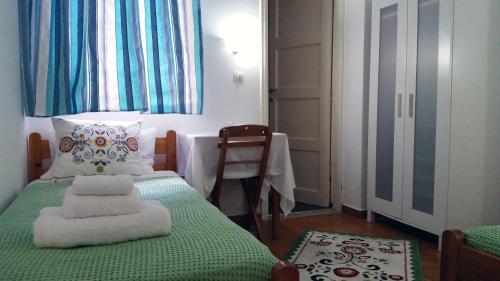 Medieval Rose Hotel - image 10