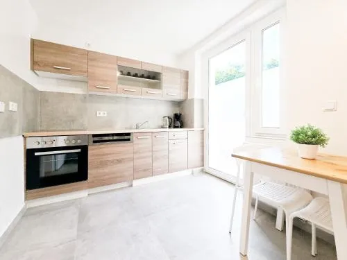 Tolstov Apartments - Monteurwohnungen mit 3 Zimmern , Balkon und Parkplatz in Duisburg, Deutschland