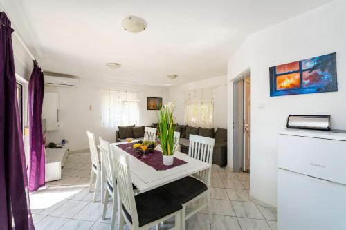MY DALMATIA - Holiday home Nadalina with private pool and jacuzzi in Čista Velika