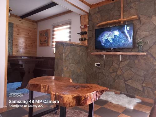 One-Bedroom Apartment image 10