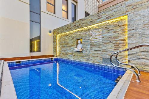 Luxury 6BR JBR Penthouse Panoramic Sea Views, Steps to Marina Beach & The Walk, Dubaï (photo 4)