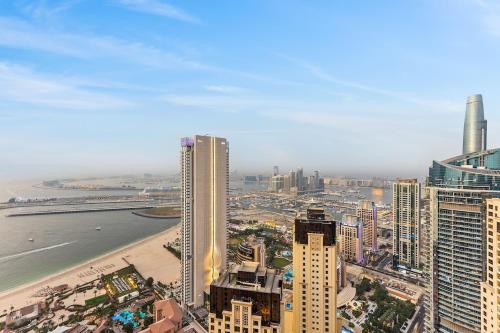 Luxury 6BR JBR Penthouse Panoramic Sea Views, Steps to Marina Beach & The Walk, Dubaï (photo 9)