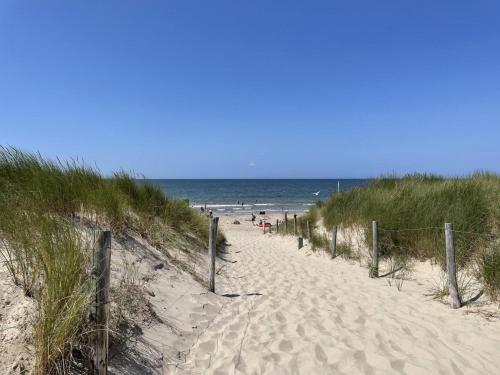 Widok z zewnątrz, Cozy retreat, by the beach in Schagen