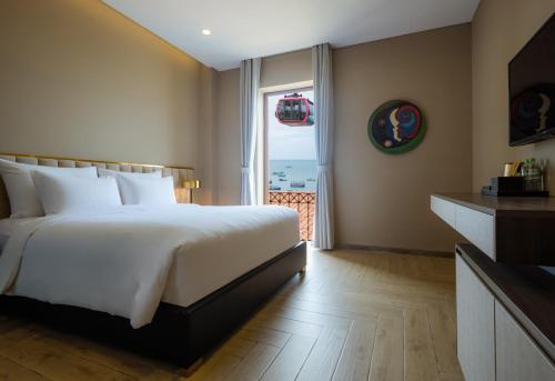 Queen Room with Sea View room in DUO by CASEPIA Hotel