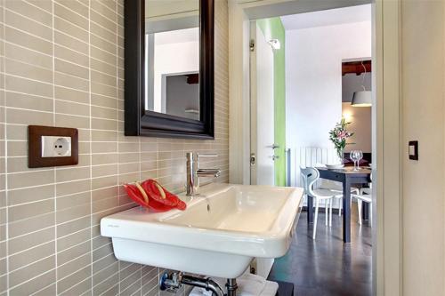 Apartments Florence- San Gallo Suite IV with balcony - image 2
