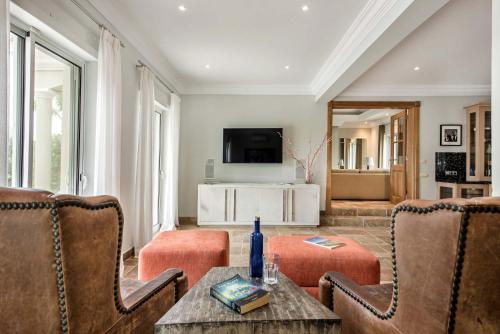 Villa Millennium luxury villa relaxing location in Almancil