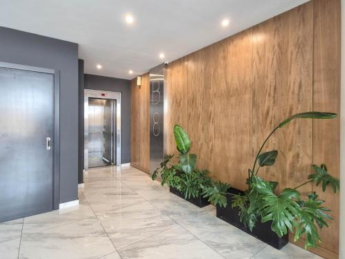 One-Bedroom Apartment image 6