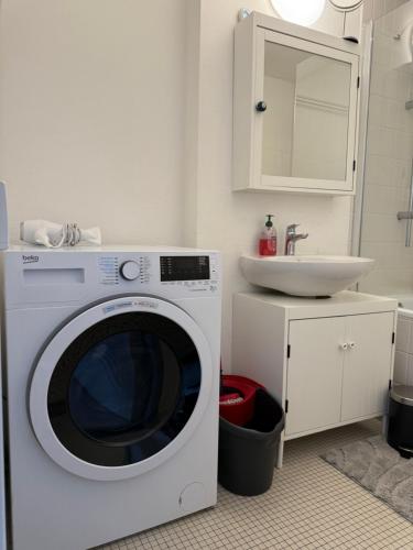 Lovely condo next to European Area, Брюссель (фото 8)