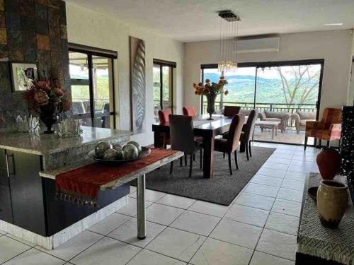 Ultra luxury in the Wild in Broham