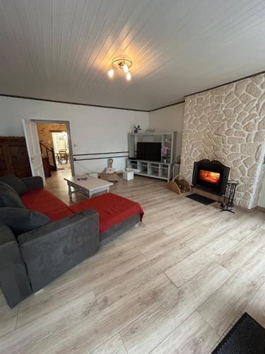 Maison avec jardin gîte à louer Saint-Amand-sur-Sèvre