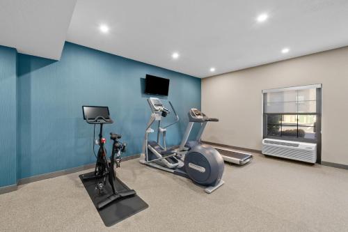 Hampton Inn Franklin - image 14