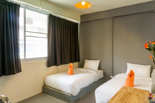 Love CNX Guesthouse Love CNX Guesthouse is a popular choice amongst travelers in Chiang Mai, whether exploring or just passing through. Featuring a satisfying list of amenities, guests will find their stay at the propert