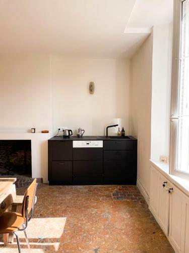 Kitchen, Le Presbytere, maison de campagne familiale in Chennebrun