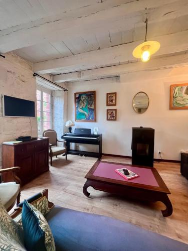 Grande Maison pour 8 personnes - Bourg de Meyssac in 美薩