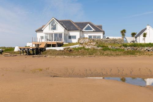 Hotelli välisilme, House on the Beach in Valley