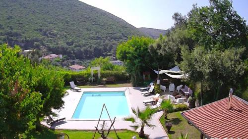  Casa De Crescenzo con piscina, Ferienwohnung in Bellona