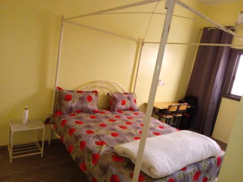 Villa 2 chambres salon piscine saly in Mbour