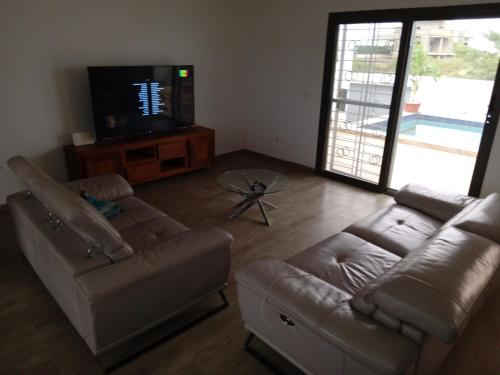 Villa 2 chambres salon piscine saly in Mbour