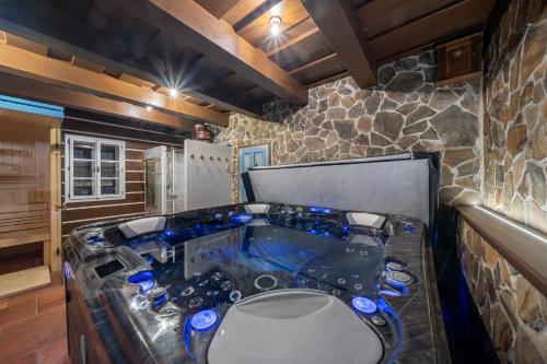 淋浴間, Wellness roubenka Na Vyhlídce (Wellness roubenka Na Vyhlidce) in 大洛西尼