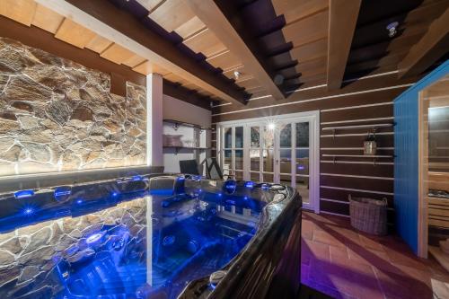 淋浴間, Wellness roubenka Na Vyhlídce (Wellness roubenka Na Vyhlidce) in 大洛西尼