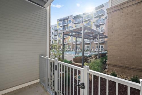 Modern Studio and 1BR Apartments in Charlottes Vibrant LoSo Neighborhood Modern Studio and 1BR Apartments in Charlottes Vibrant LoSo Neighborhood