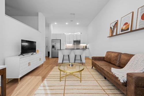 Modern Studio and 1BR Apartments in Charlottes Vibrant LoSo Neighborhood Modern Studio and 1BR Apartments in Charlottes Vibrant LoSo Neighborhood