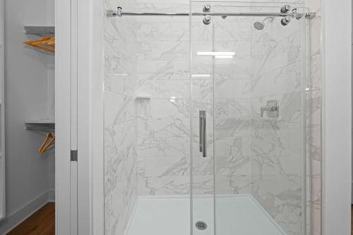 Modern Studio and 1BR Apartments in Charlottes Vibrant LoSo Neighborhood Modern Studio and 1BR Apartments in Charlottes Vibrant LoSo Neighborhood