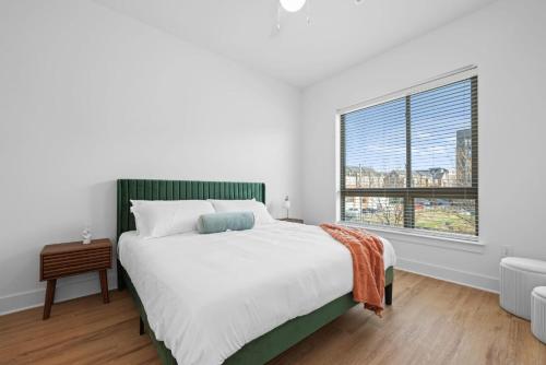 Modern Studio and 1BR Apartments in Charlottes Vibrant LoSo Neighborhood Modern Studio and 1BR Apartments in Charlottes Vibrant LoSo Neighborhood